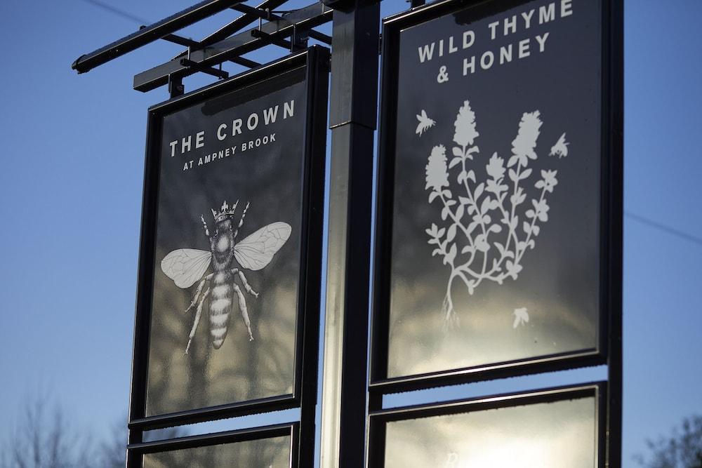 סירנססטר The Crown Of Crucis Country Inn And Hotel מראה חיצוני תמונה