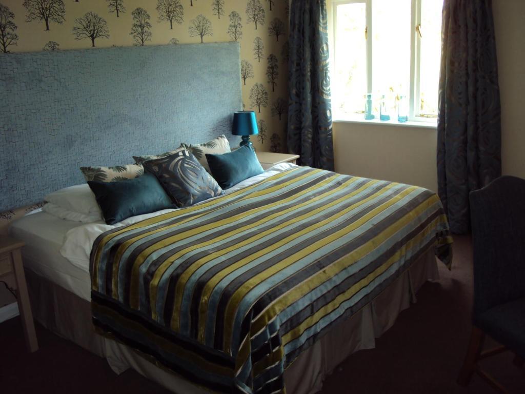 סירנססטר The Crown Of Crucis Country Inn And Hotel חדר תמונה