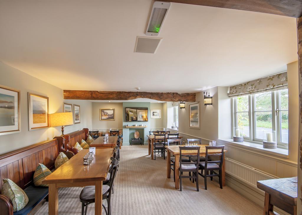 סירנססטר The Crown Of Crucis Country Inn And Hotel מראה חיצוני תמונה