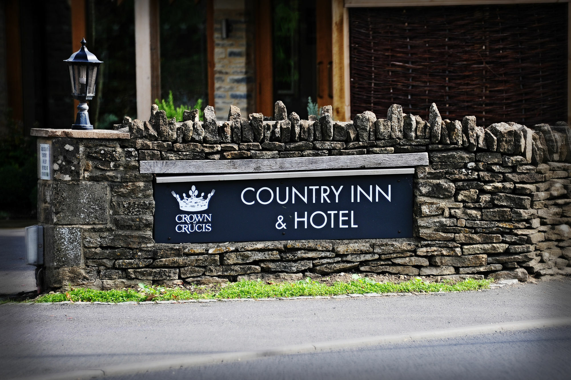 סירנססטר The Crown Of Crucis Country Inn And Hotel מראה חיצוני תמונה